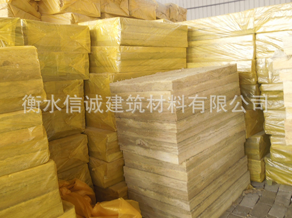 保溫隔熱巖棉復(fù)合板